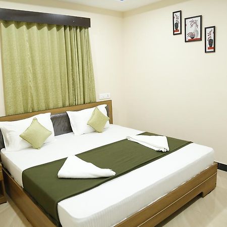 Hotel New Amirtham Inn Palani Exteriör bild