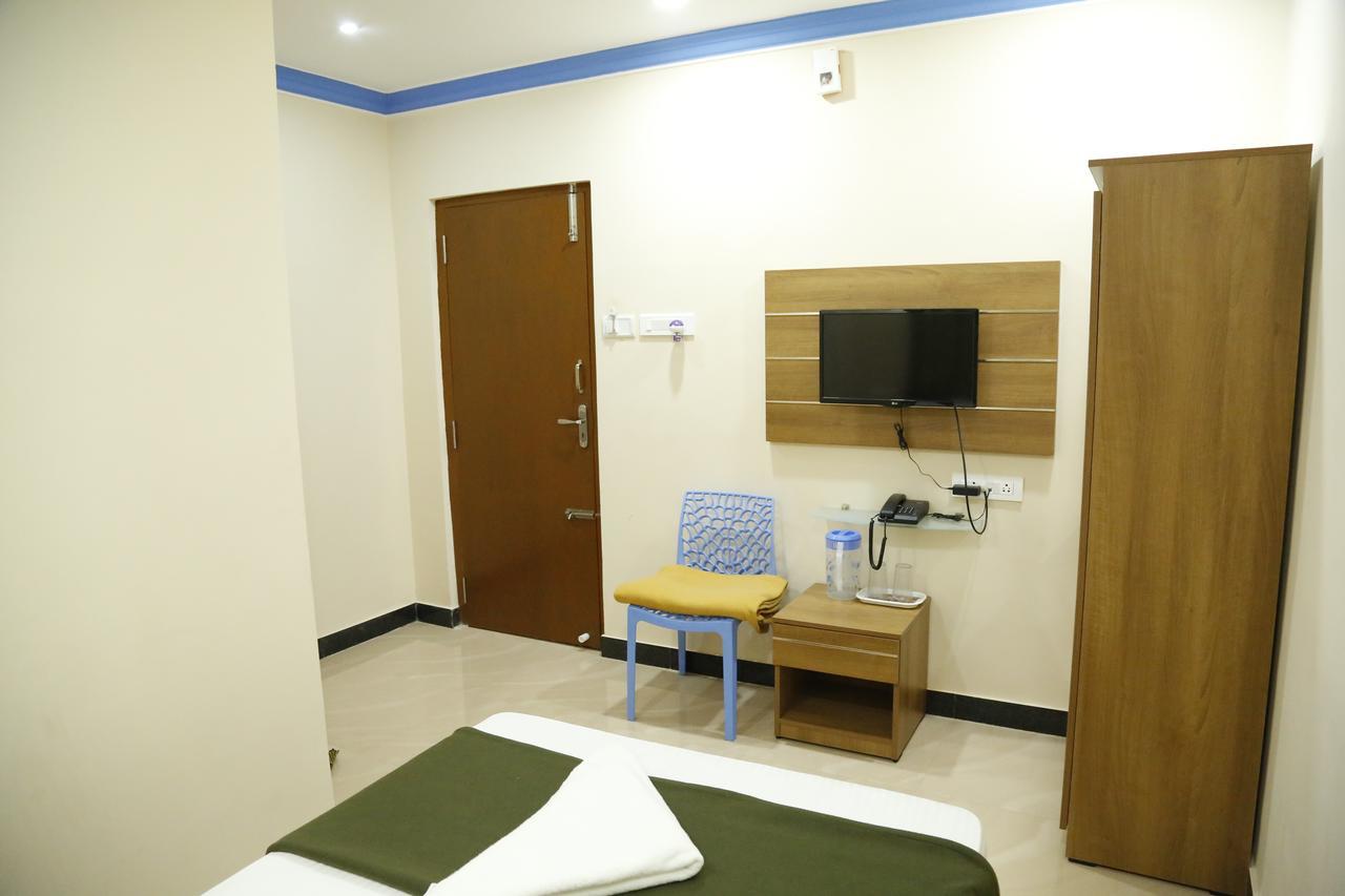 Hotel New Amirtham Inn Palani Exteriör bild