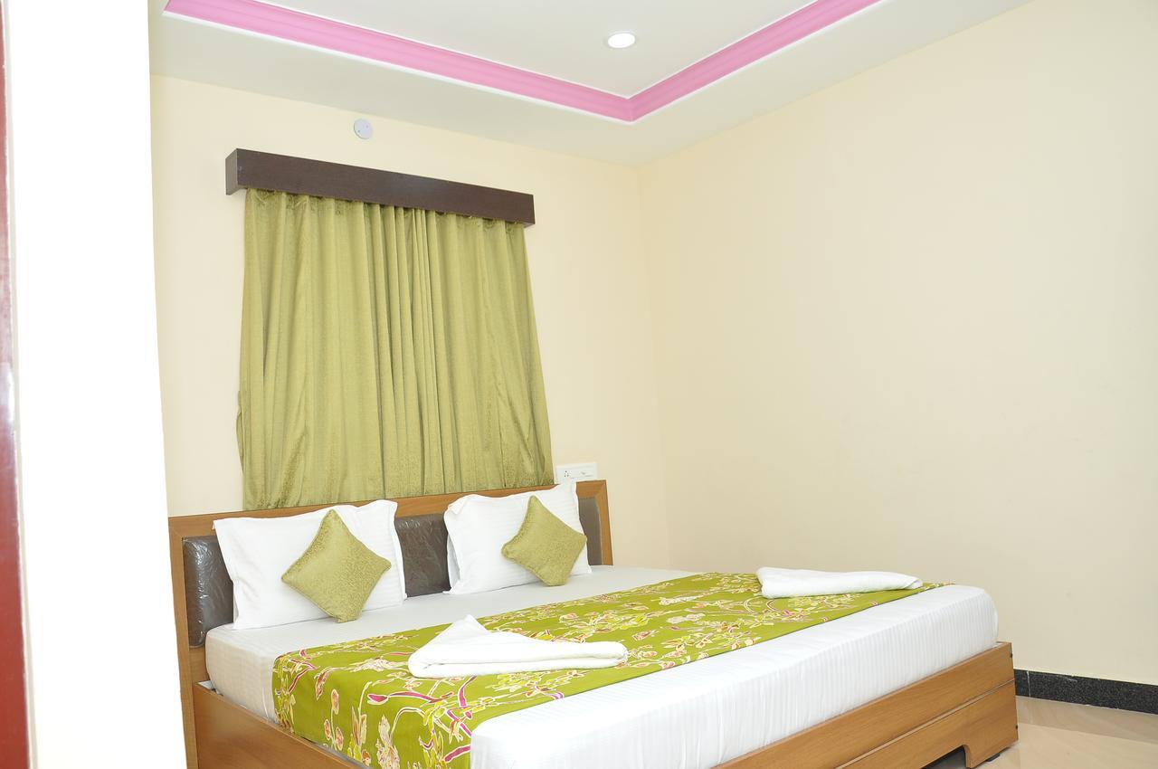 Hotel New Amirtham Inn Palani Exteriör bild